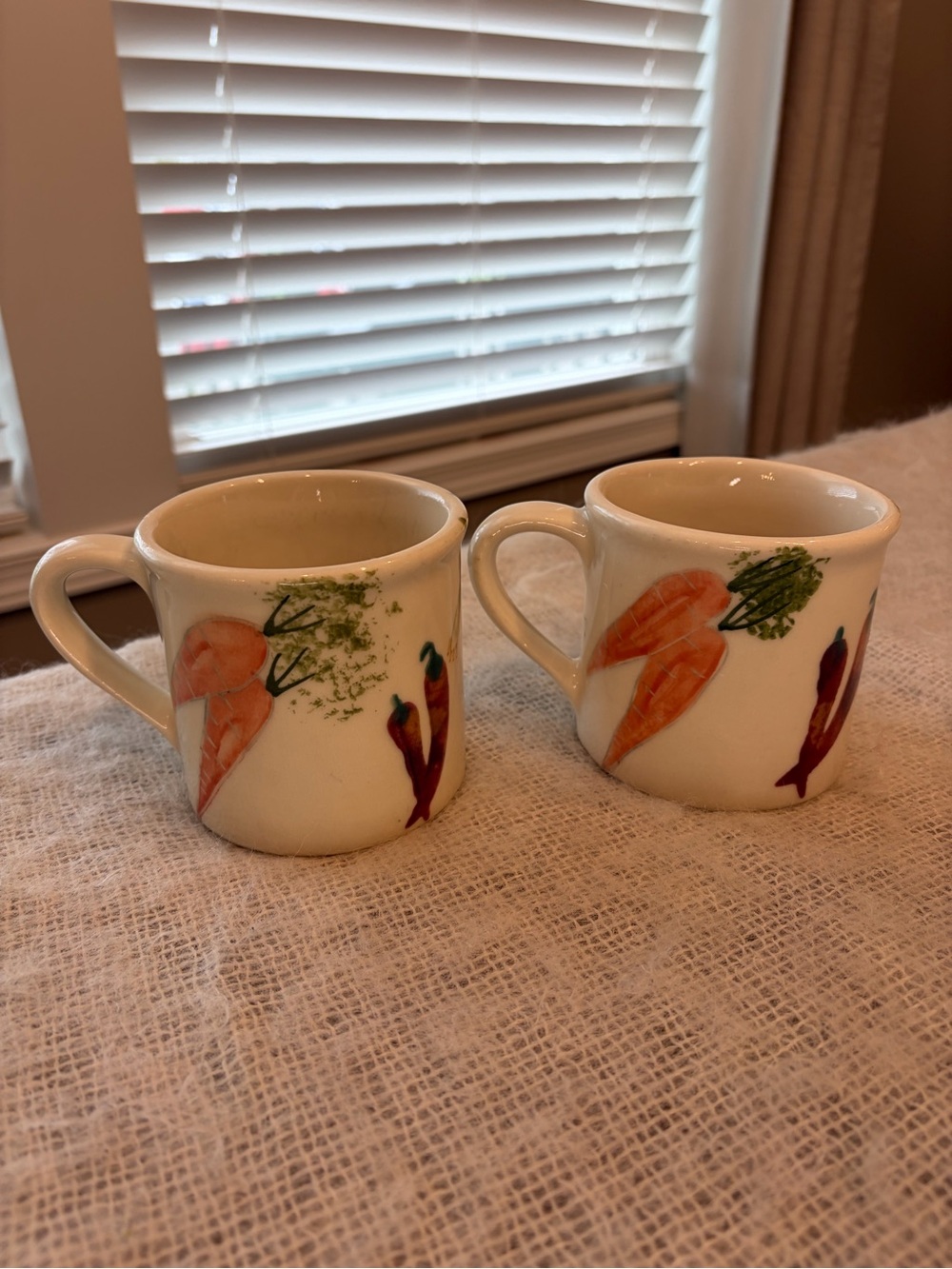 2 Vintage Hartstone Pottery Farmers Market Mugs Vegetable Carrots Asparagus 1982